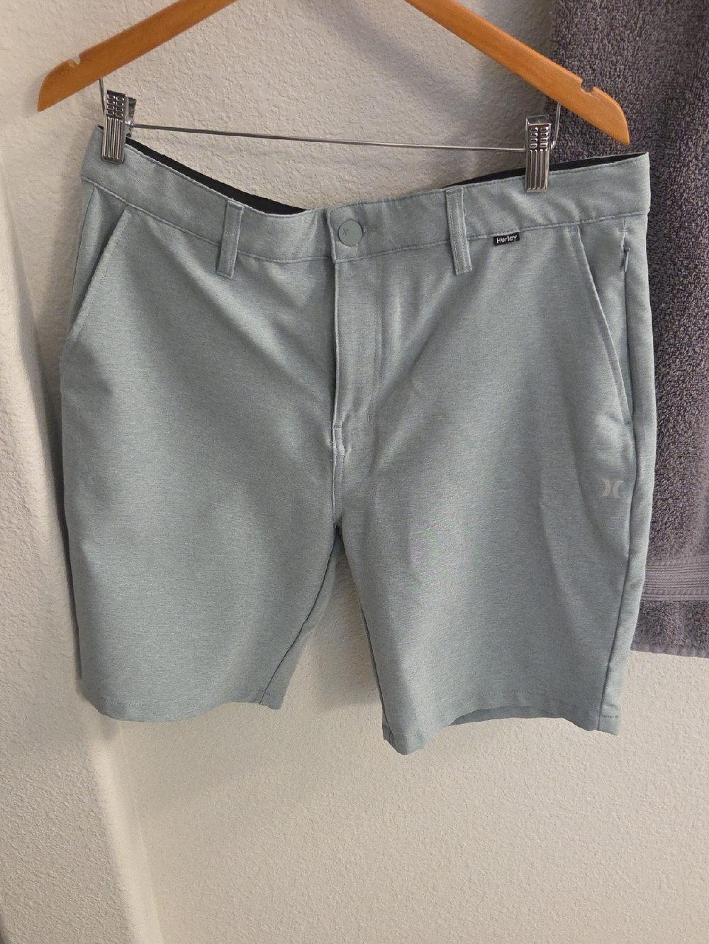 Hurley Men's Light Sage Flat Front Shorts